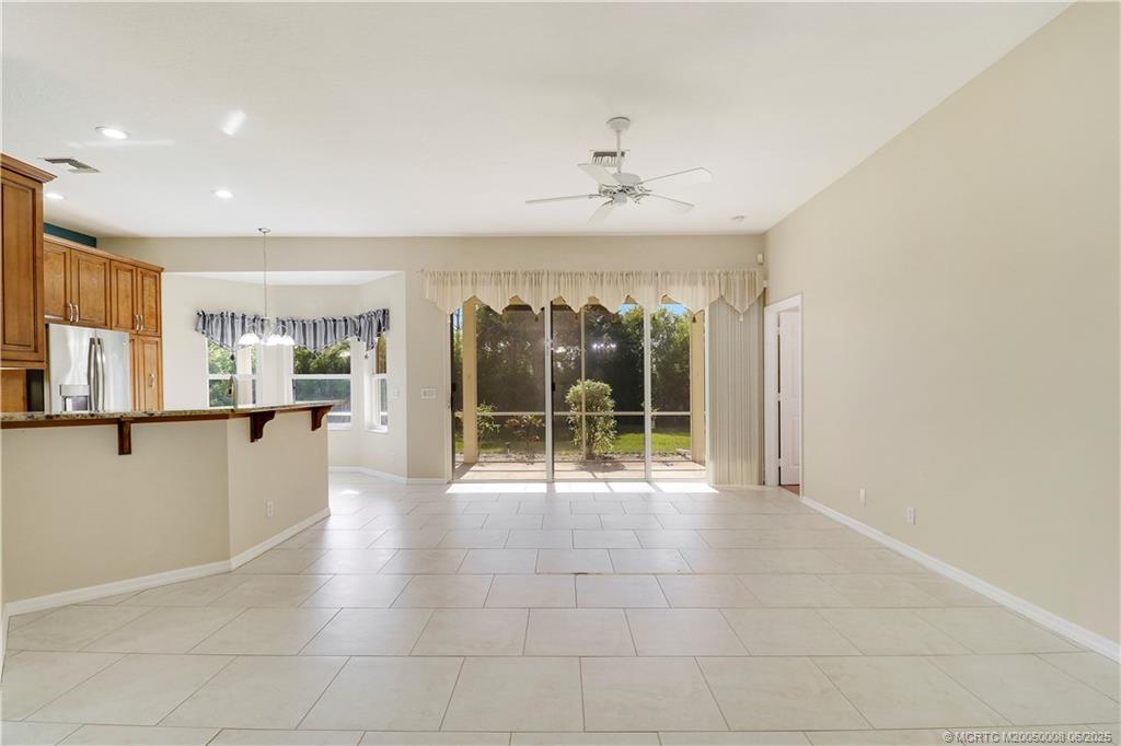 7225 SE Magellan Lane