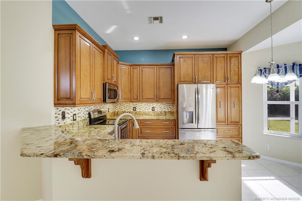 7225 SE Magellan Lane