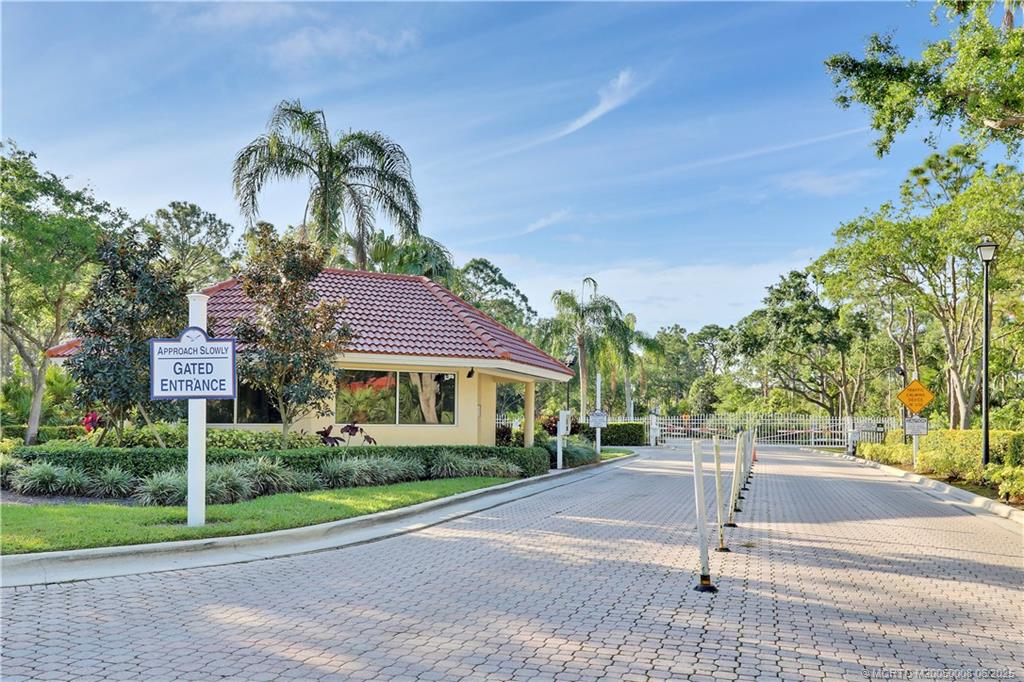 7225 SE Magellan Lane