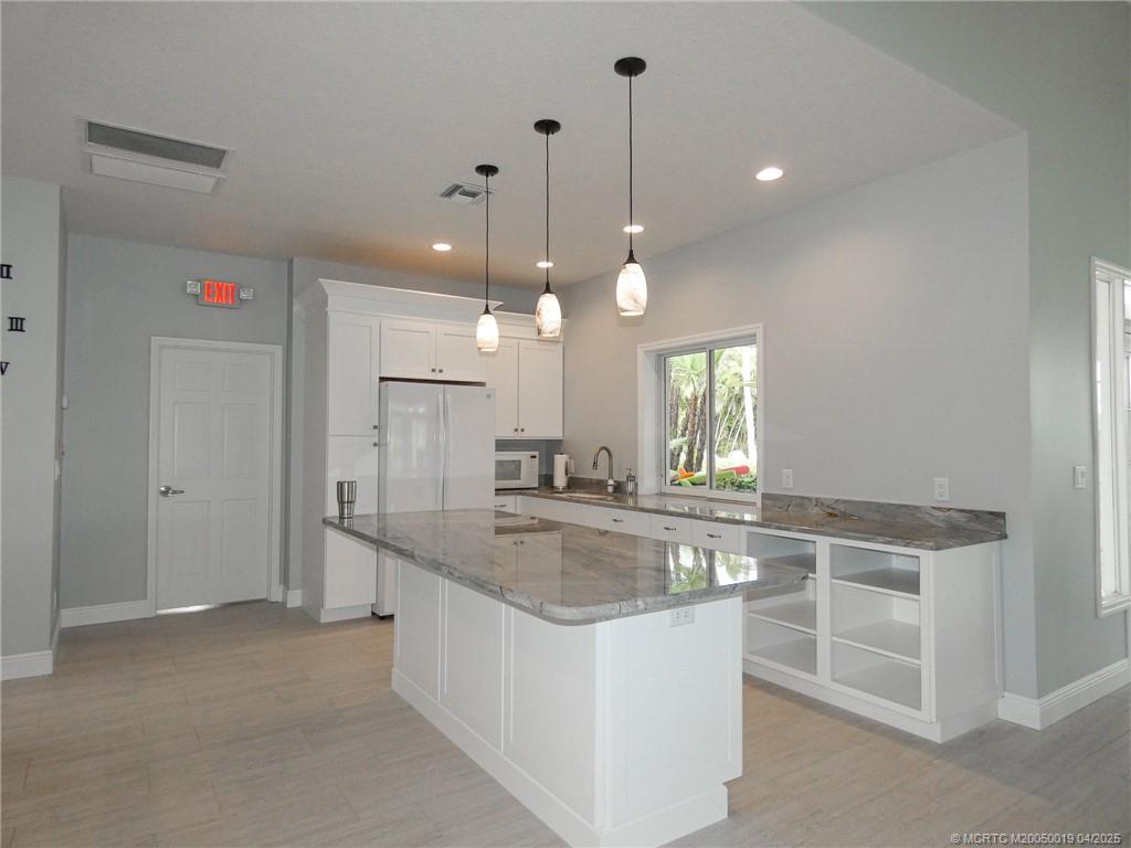 5750 NE Island Cove Way 3303