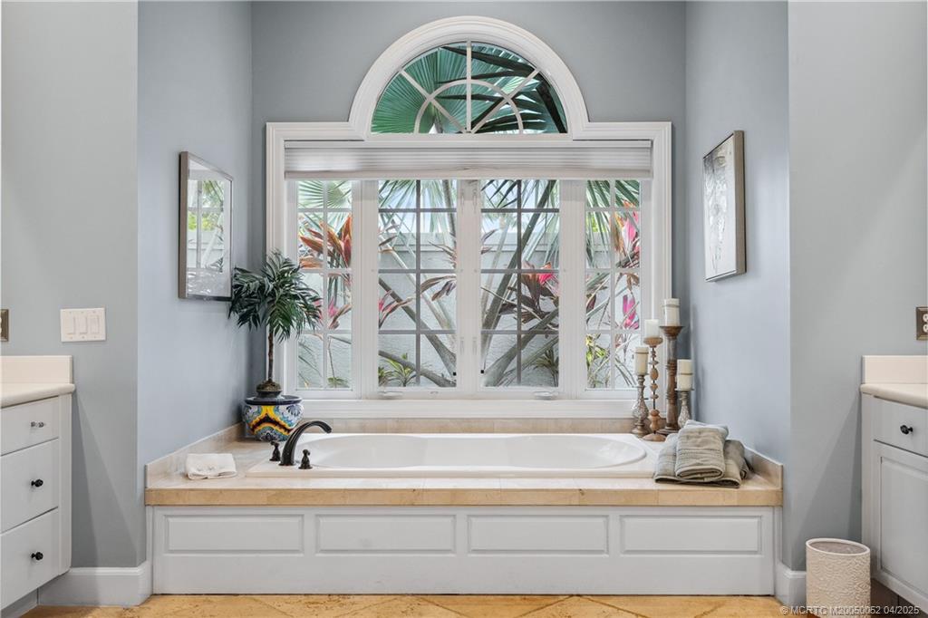 4346 SE Waterford Drive