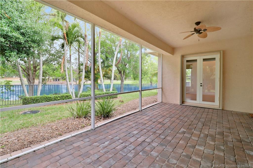 736 SW Pebble Lane