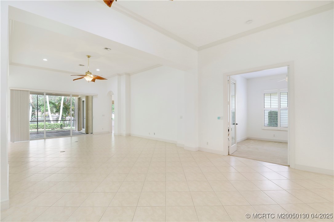 736 SW Pebble Lane
