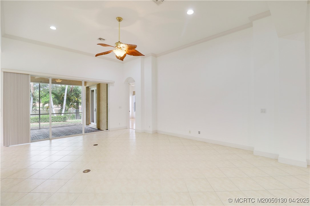 736 SW Pebble Lane