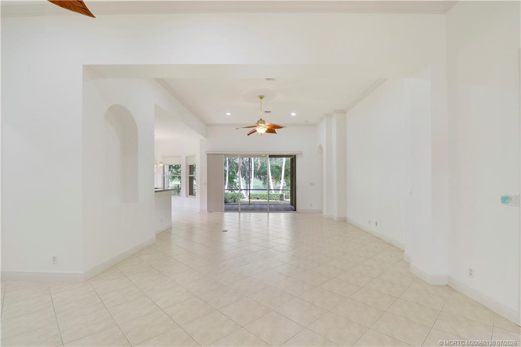 736 SW Pebble Lane
