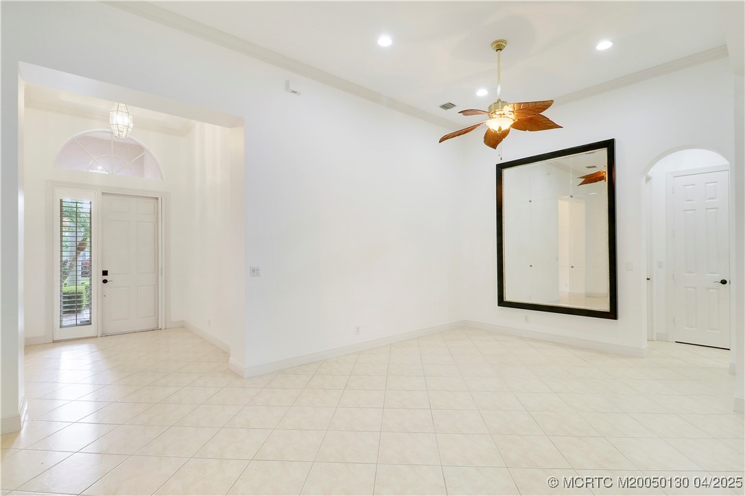 736 SW Pebble Lane