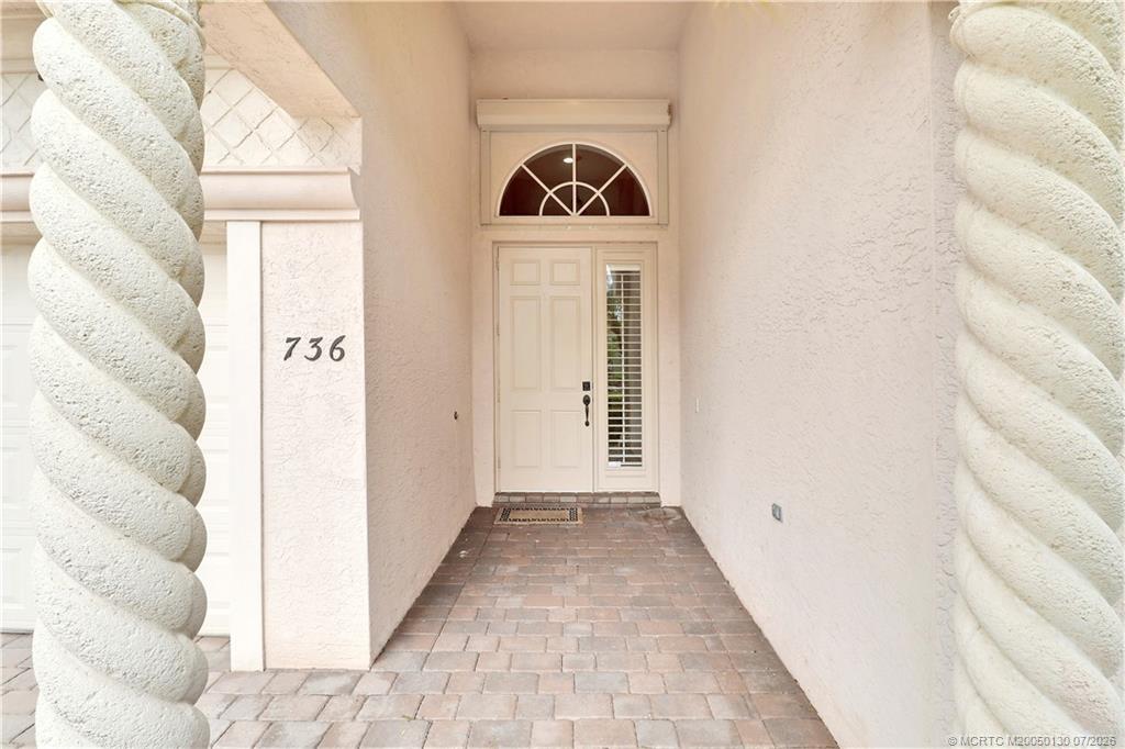 736 SW Pebble Lane