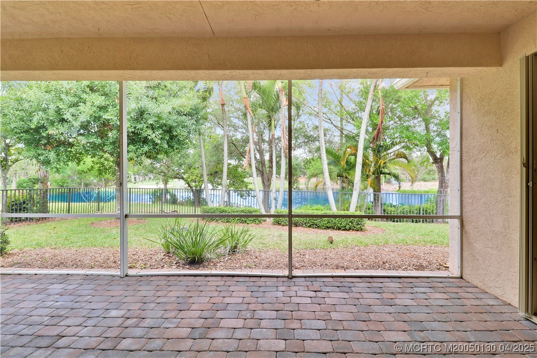 736 SW Pebble Lane