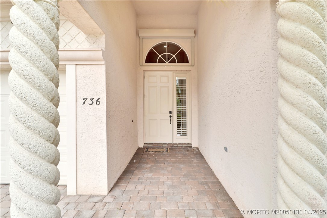 736 SW Pebble Lane