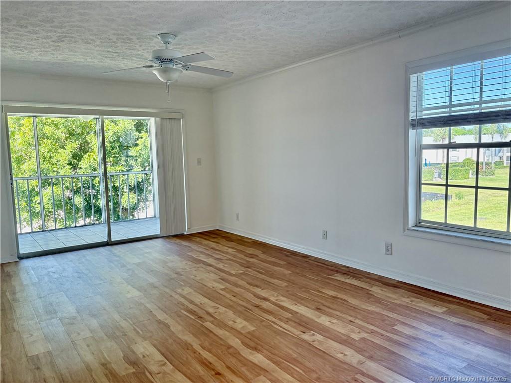 802 SE Central Parkway 14