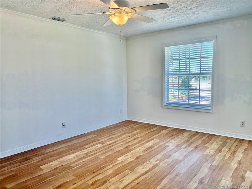 802 SE Central Parkway 14