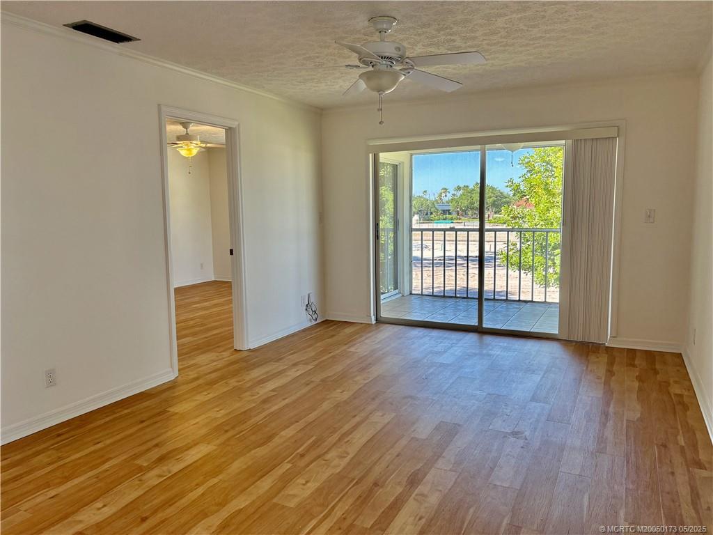 802 SE Central Parkway 14