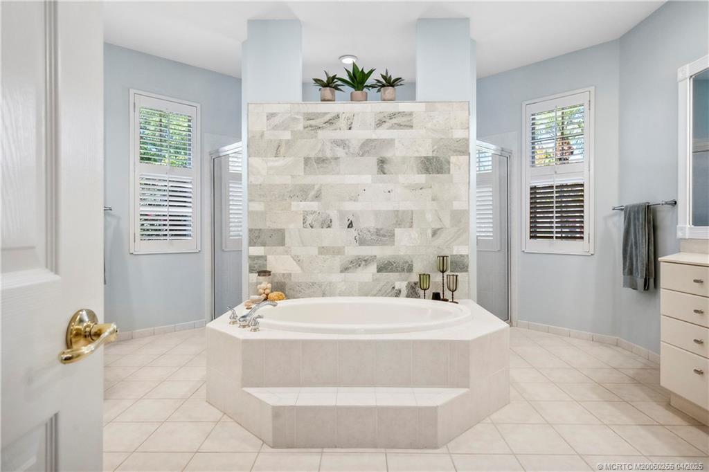 4473 SW Long Bay Drive