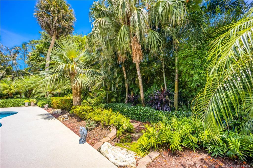 121 Hillcrest Drive