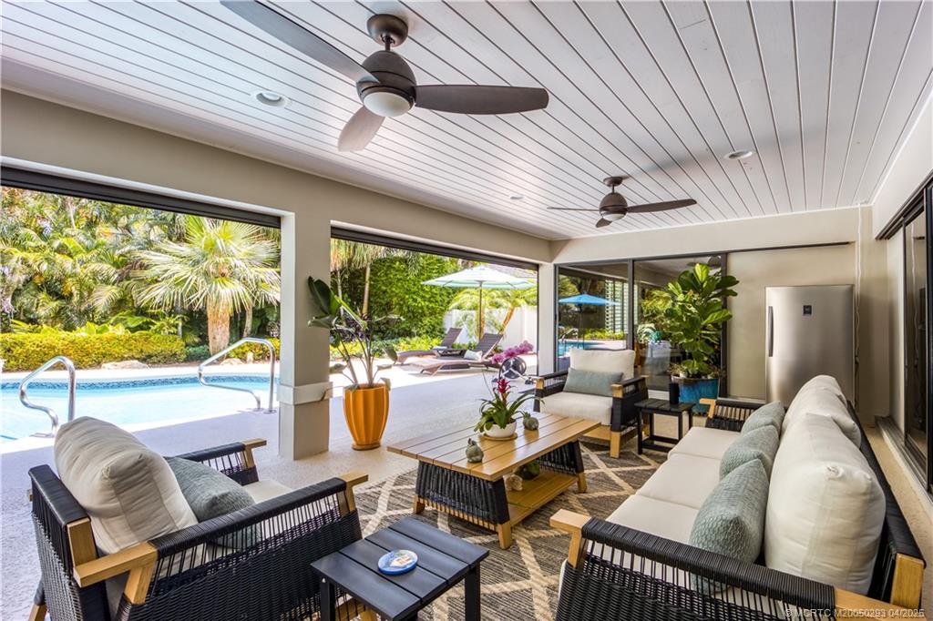 121 Hillcrest Drive