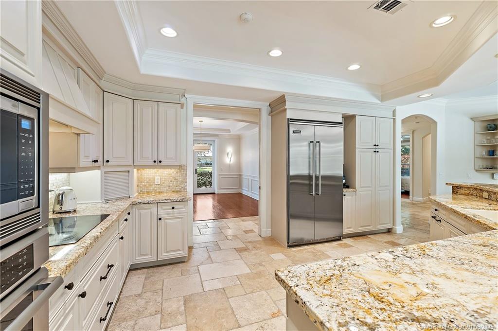 11 Castle Hill Way