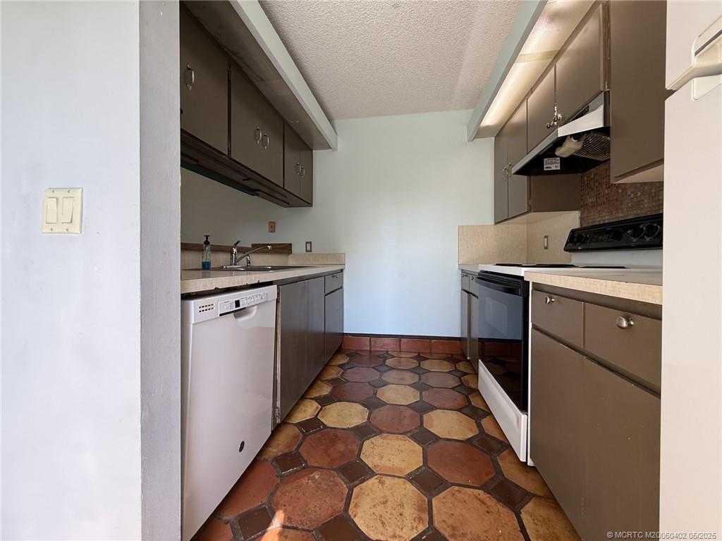 3031 SW Sunset Trace Circle