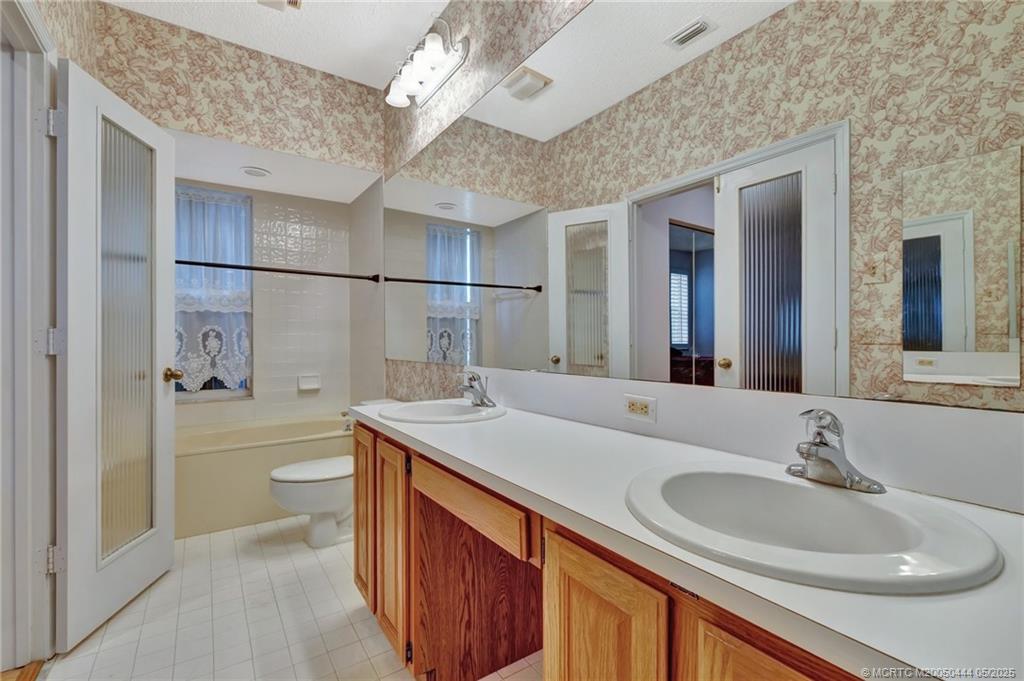 2101 SW Olympic Club Terrace