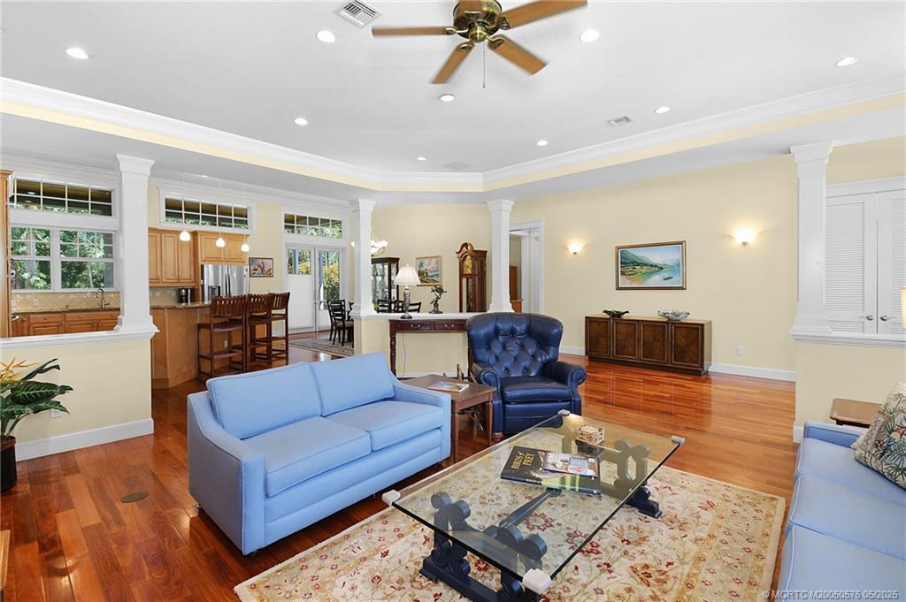 5327 SE Reef Way