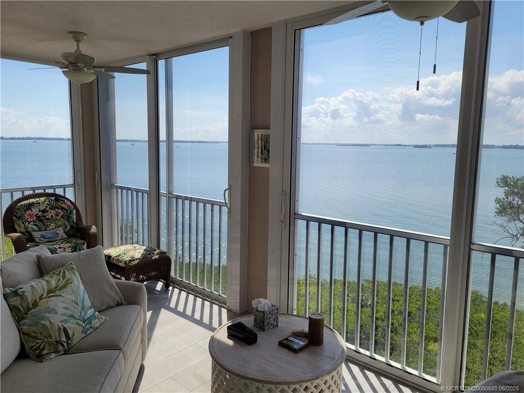 5700 NE Island Cove Way 4305