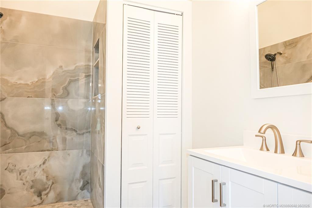 1585 NE Beacon Drive NE 1107