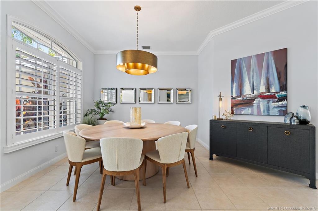 922 SW Lighthouse Drive