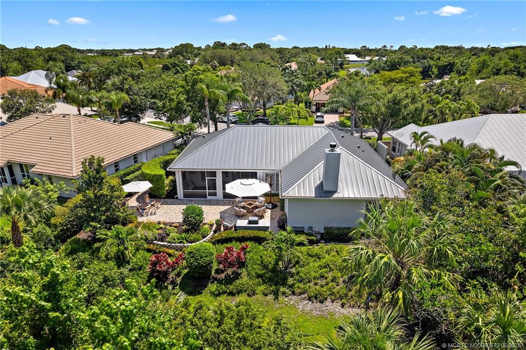 922 SW Lighthouse Drive