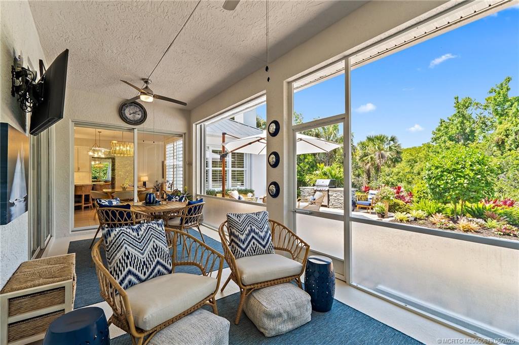 922 SW Lighthouse Drive