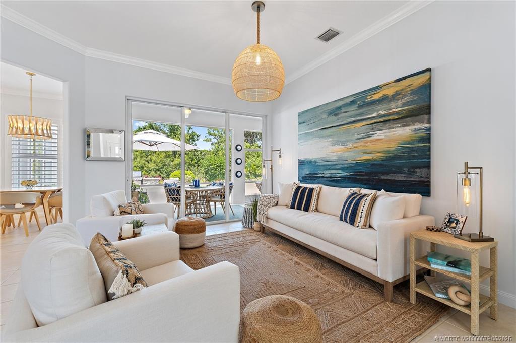 922 SW Lighthouse Drive