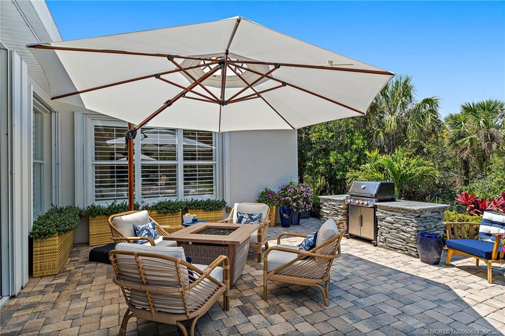 922 SW Lighthouse Drive