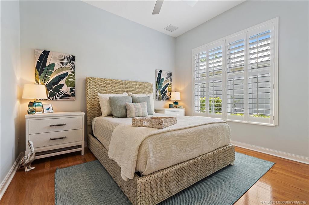 922 SW Lighthouse Drive