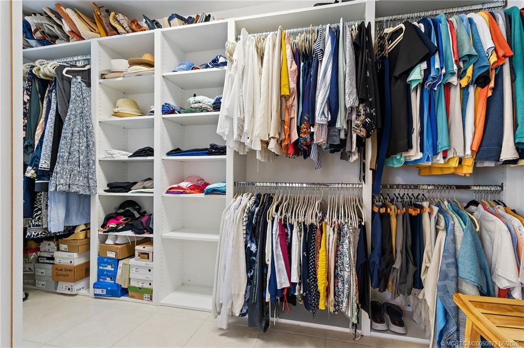 922 SW Lighthouse Drive