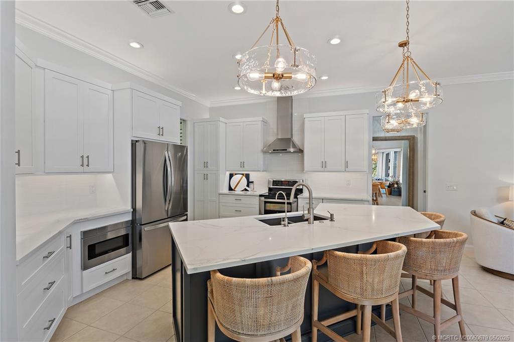 922 SW Lighthouse Drive