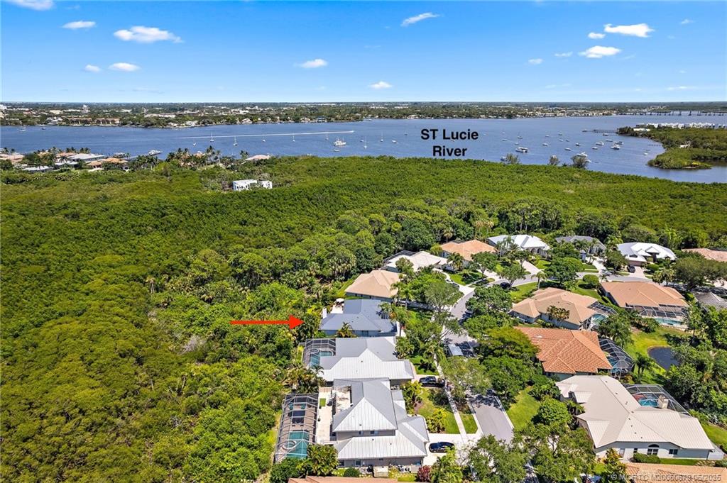 922 SW Lighthouse Drive