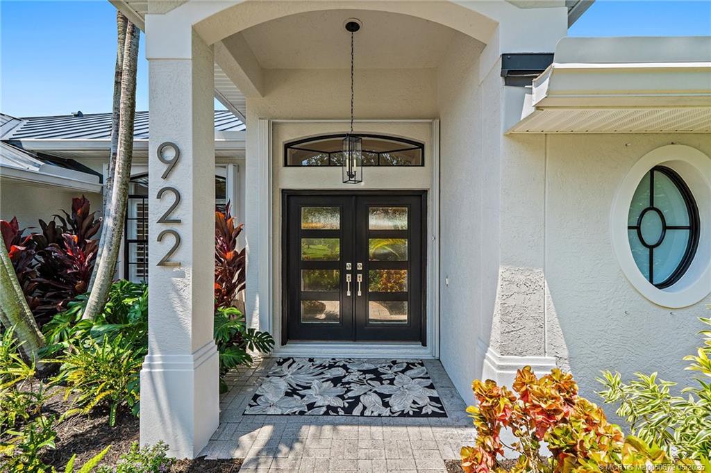 922 SW Lighthouse Drive