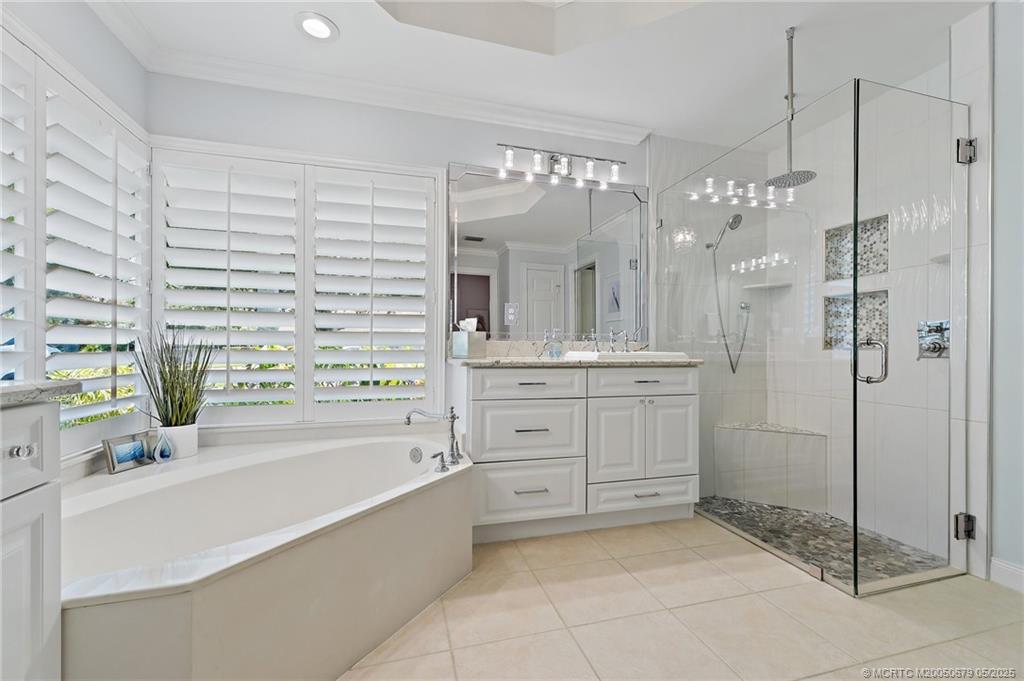 922 SW Lighthouse Drive