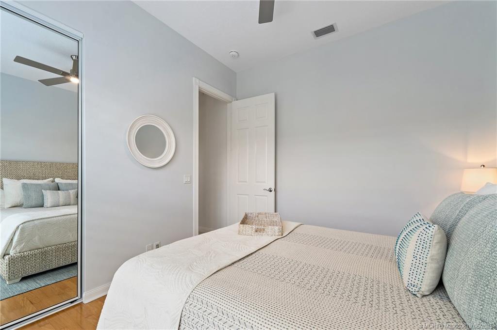 922 SW Lighthouse Drive