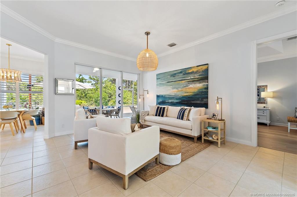 922 SW Lighthouse Drive