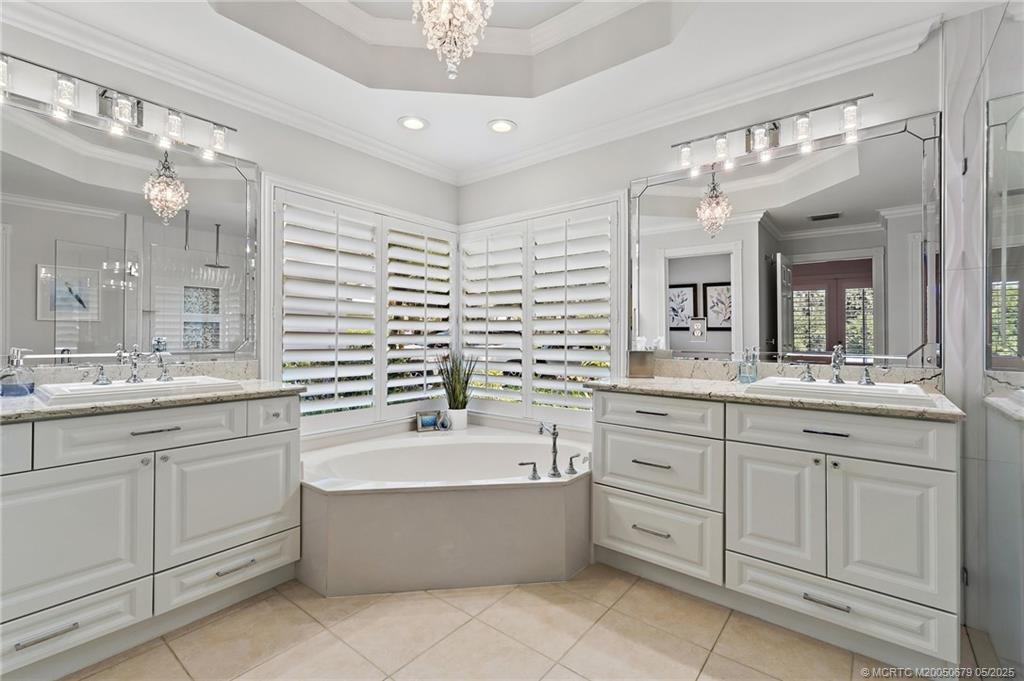 922 SW Lighthouse Drive