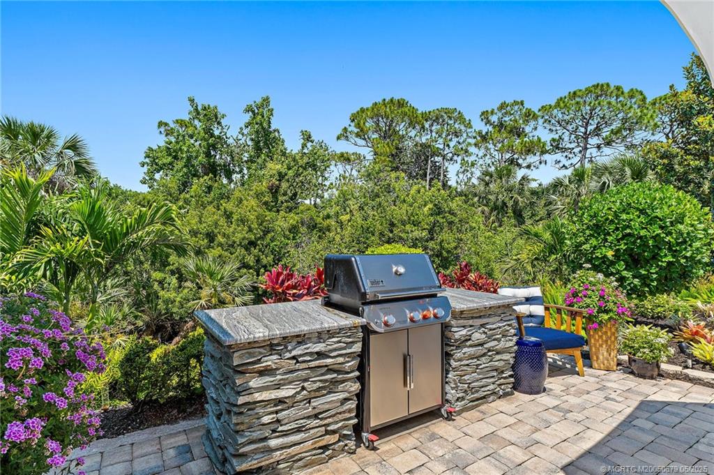 922 SW Lighthouse Drive