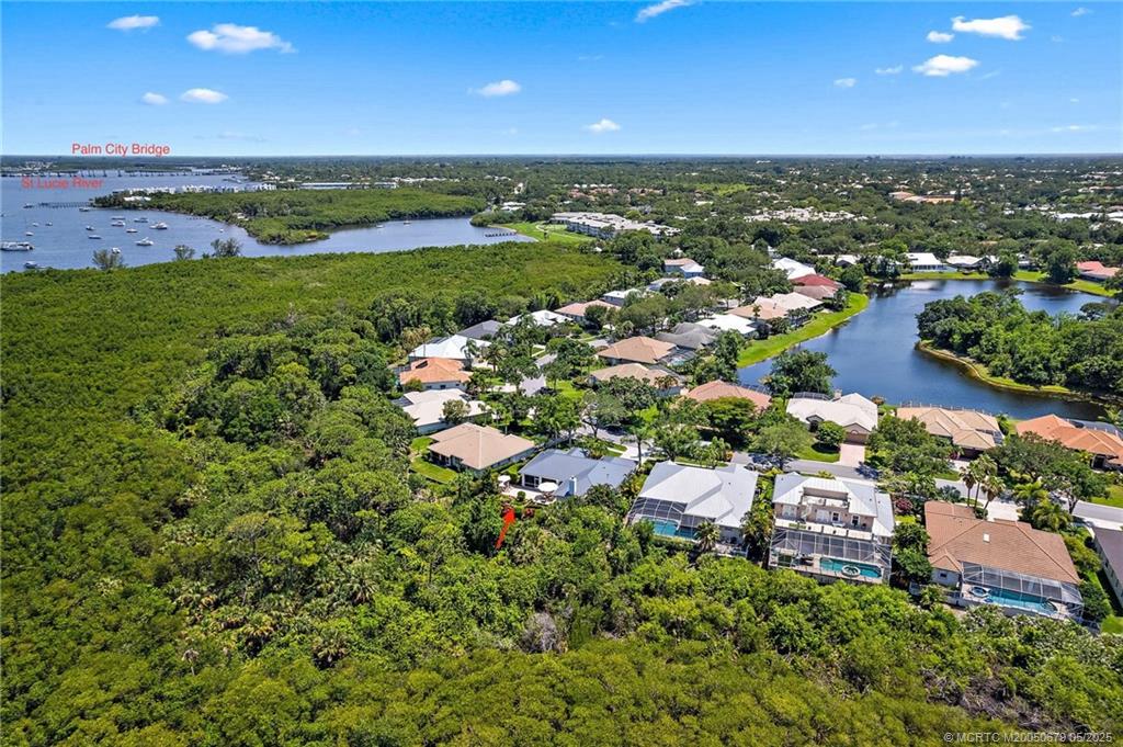 922 SW Lighthouse Drive