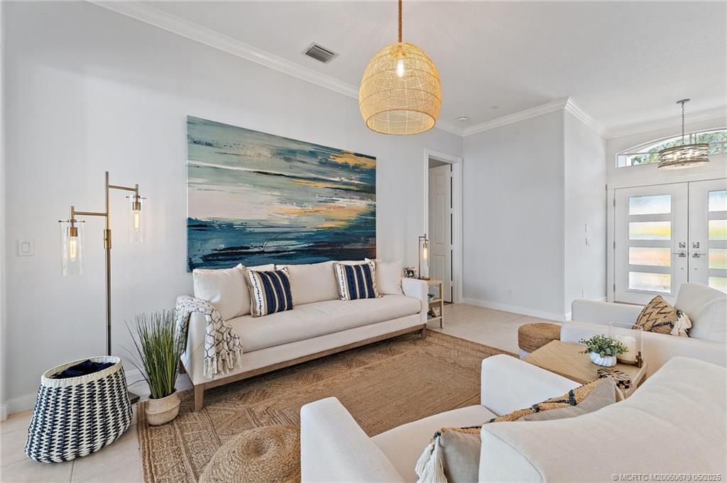 922 SW Lighthouse Drive