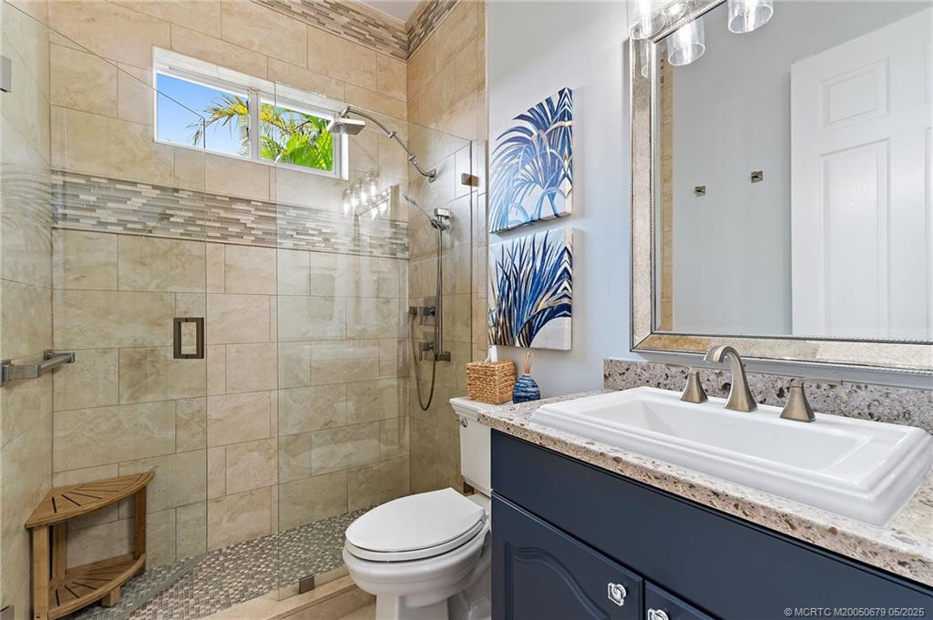 922 SW Lighthouse Drive