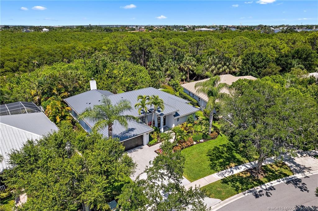 922 SW Lighthouse Drive