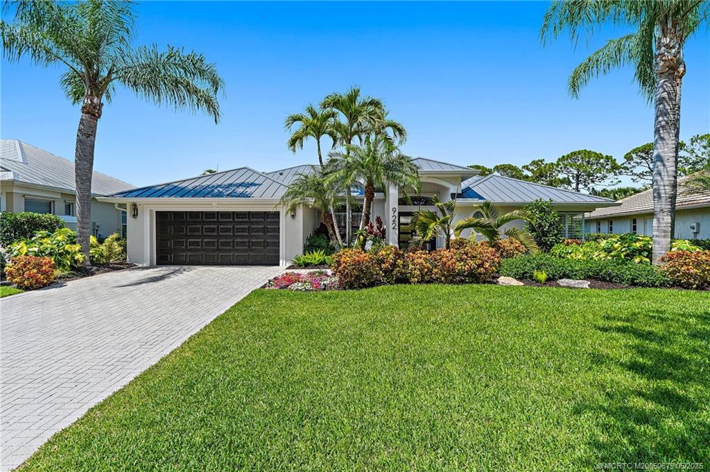 922 SW Lighthouse Drive