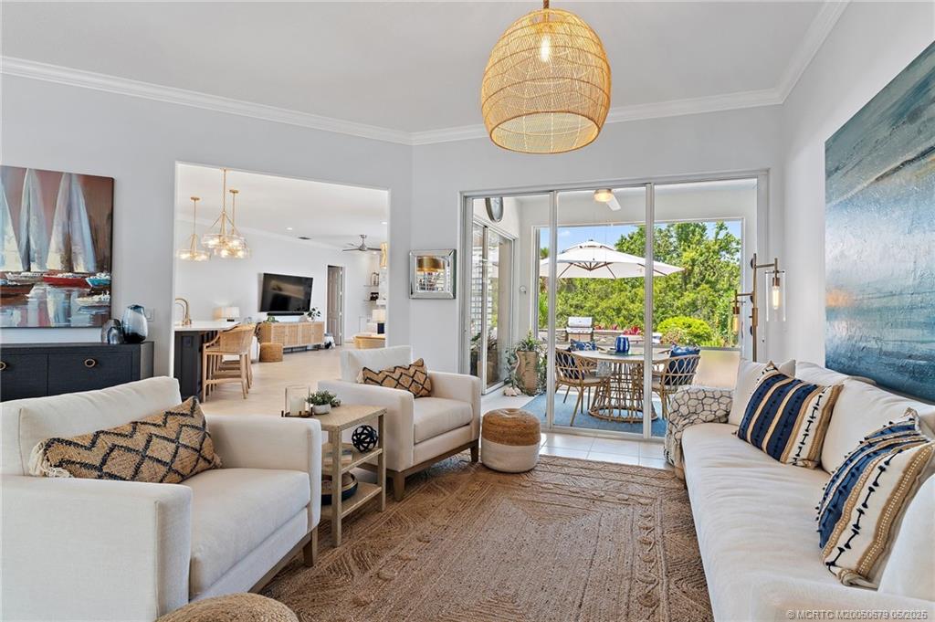 922 SW Lighthouse Drive