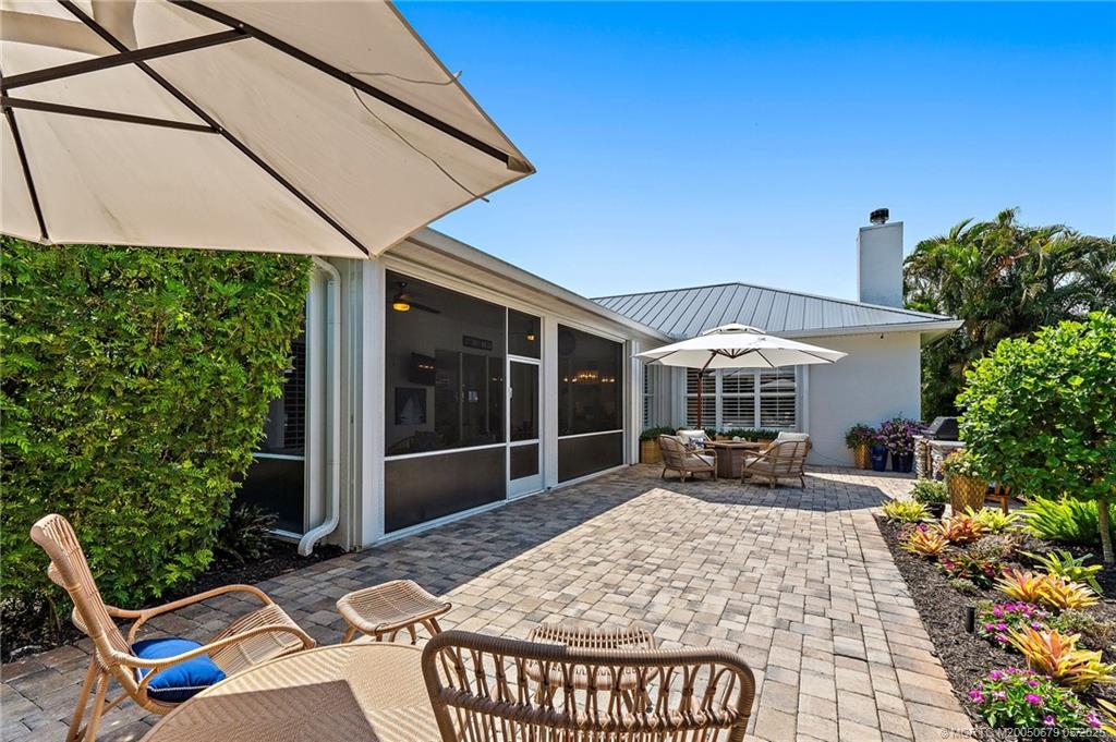 922 SW Lighthouse Drive