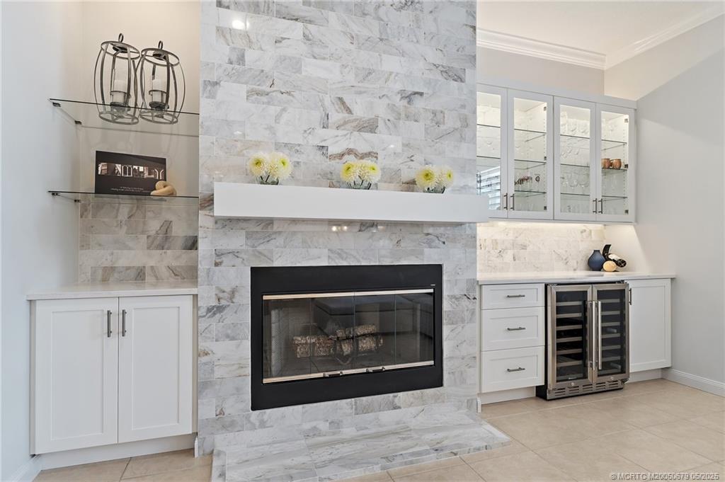 922 SW Lighthouse Drive