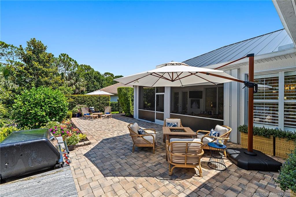 922 SW Lighthouse Drive