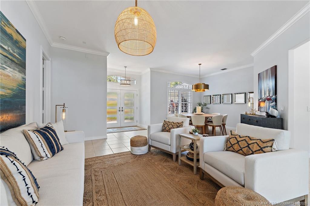 922 SW Lighthouse Drive